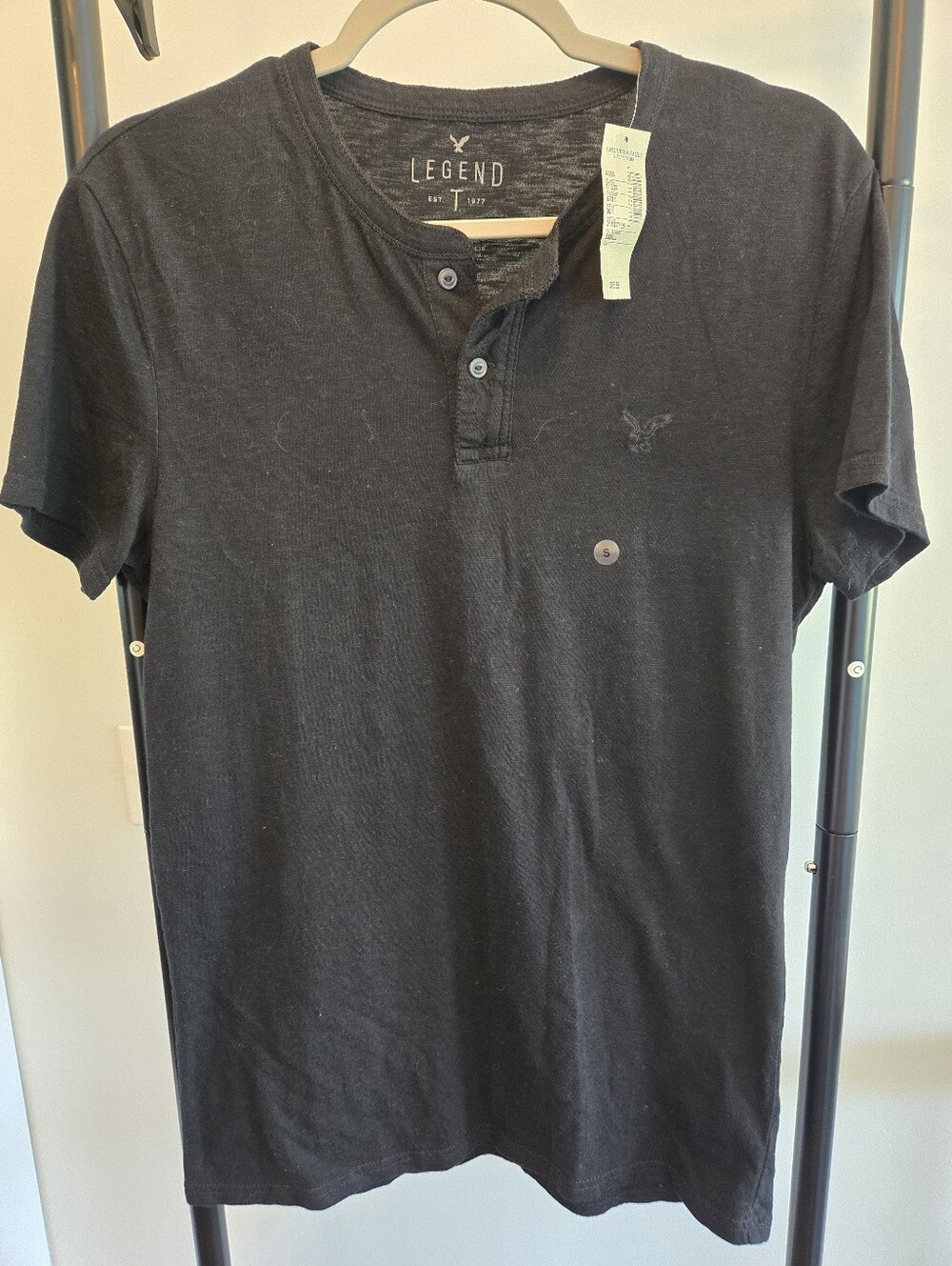 American Eagle Legend T Short Sleeve Button Up Black Henley T-Shirt Small Men